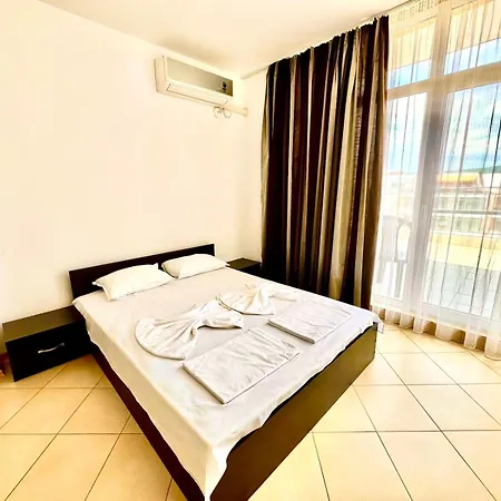 Grand Kamelia Sunny *