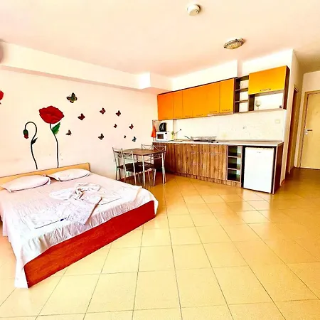 Grand Kamelia Sunny * Napospart