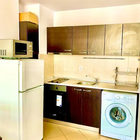 Grand Kamelia Sunny * Σάνι Μπιτς