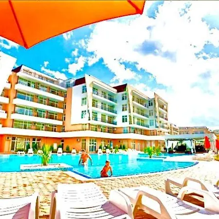 Grand Kamelia Sunny Apartment
