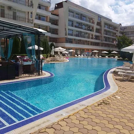 Апартамент Grand Kamelia Sunny *