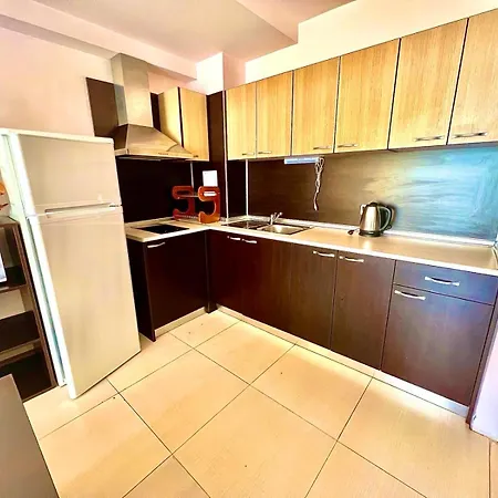 Grand Kamelia Sunny Апартамент *